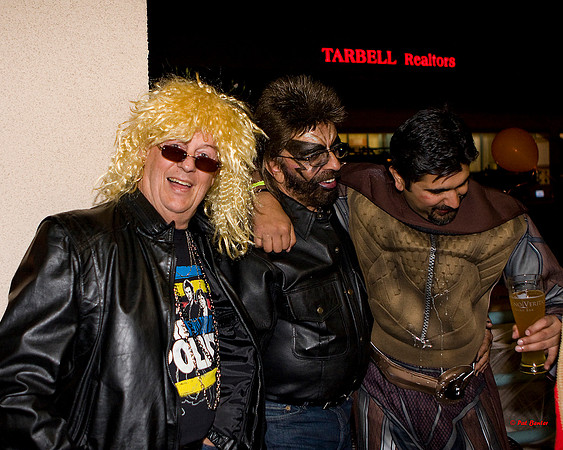 7068-LoRes-Halloween@ViaVeritas09