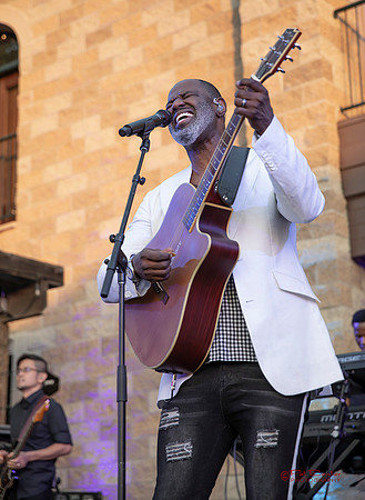 4625-LoRes-McKnight@Ts22