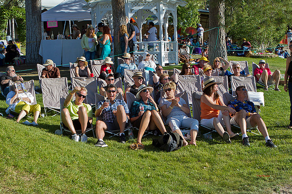4647-LoRes-Audience@BBJ13
