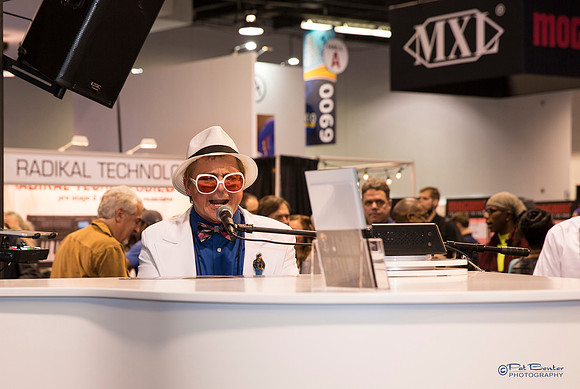 5861-HiRes-@NAMM16_1
