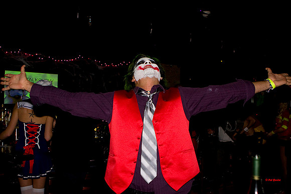 7037-LoRes-Halloween@ViaVeritas09