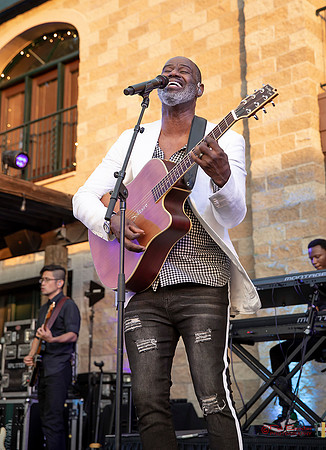 4554-LoRes-McKnight@Ts22