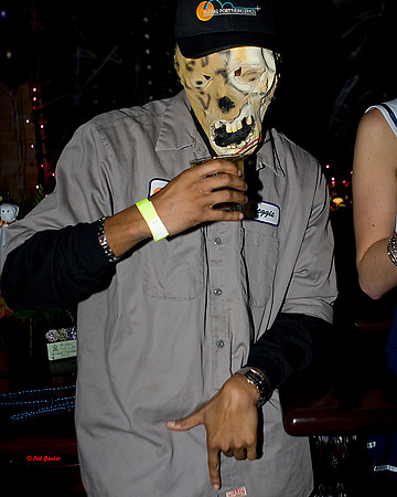 7048-LoRes-Halloween@ViaVeritas09