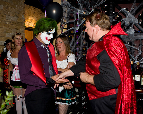 7022-LoRes-Halloween@ViaVeritas09