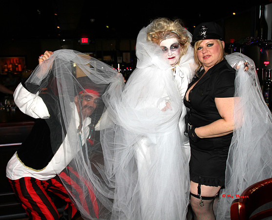 065-HiRes-Hallow@VinoVert10