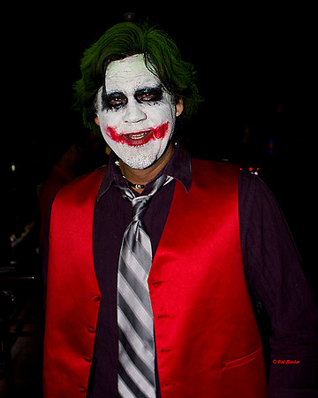 7021-LoRes-Halloween@ViaVeritas09