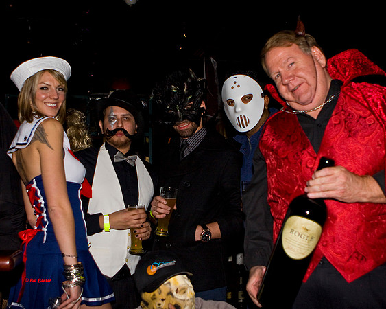 7044-LoRes-Halloween@ViaVeritas09