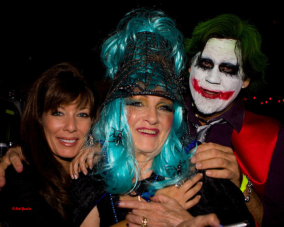 6974-LoRes-Halloween@ViaVeritas09