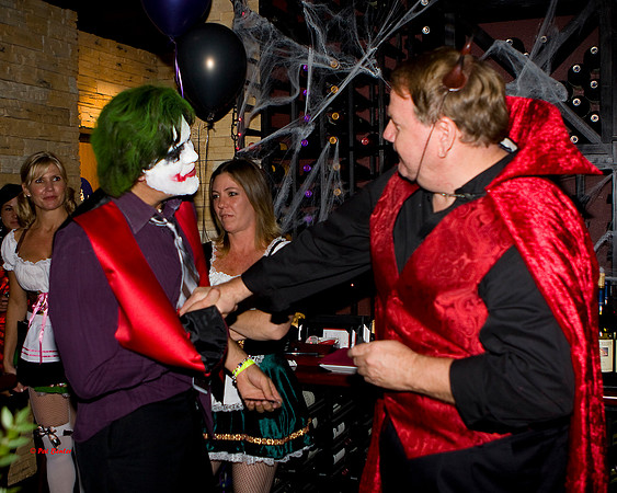 7023-LoRes-Halloween@ViaVeritas09